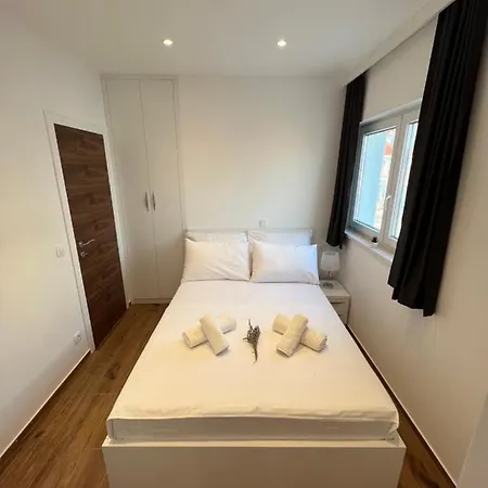 Zrina - アパート