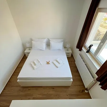 Zrina - アパート