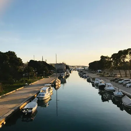 Zrina - アパート *