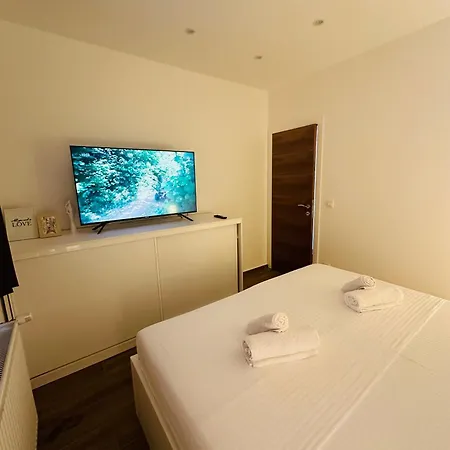 Zrina - アパート *