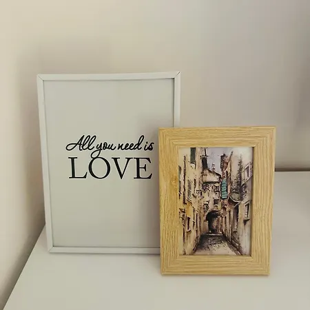 Zrina - アパート トロギール